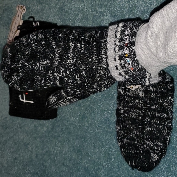 F.R.I.E.N.D.S Mittens and Headband - Picture 2 of 8
